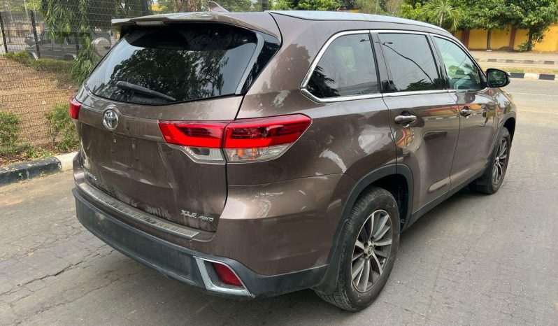 
								Toyota Highlander full									